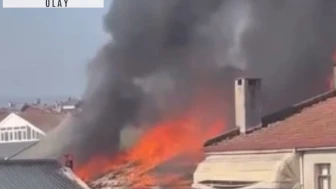 4 katlı binada yangın paniği! 2 kişi mahsur kaldı