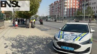 Motosiklet, bisiklete ve ağaca çarptı: 2 ölü