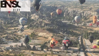 Kapadokya'da Balon Festivali başladı: 27 ülkeden 38 balon gökyüzünü süsledi