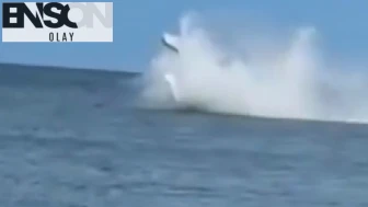 Uçak okyanusa acil iniş yaptı!