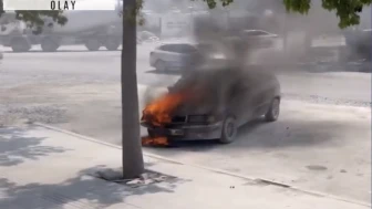 Otomobilde çıkan yangın, beton mikseriyle söndürüldü