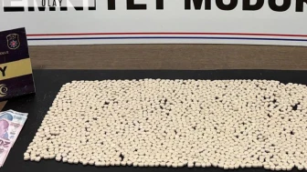 Tekirdağ'da 2 bin 474 sentetik ecza hapı ele geçirildi