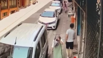 Zeytinburnu'nda evlere girip hırsızlık yapan 3 hırsız yakalandı