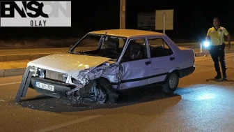 Otomobiller çarpıştı: 2 yaralı