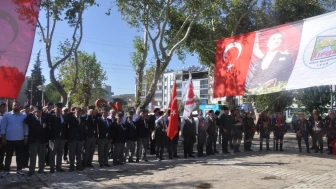İzmir Kiraz'da Ata'nın huzurunda 103'üncü yıl gururu