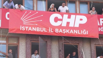 CHP'nin Bahçelievler binasına 'İstanbul İl Başkanlığı' tabelası asıldı
