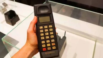 'Alo' demekle tarih değişti! Türkiye'nin ilk cep telefonu görüşmesinin perde arkası açığa çıktı!