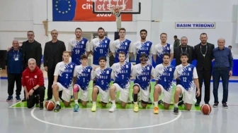 Çanakkale Belediyespor Kadın Voleybol Takımı uzatma setinde galip geldi