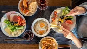 Uzmanlar, en sağlıklı kahvaltı saatinin detaylarını açıkladı: Doğru zamanı kaçırmayın!