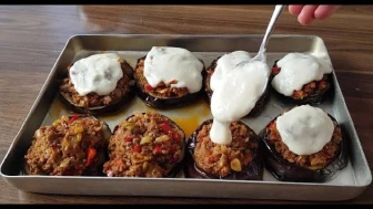 Yeni bir tat keşfi: Beşamel Soslu Kıymalı Patlıcan Oturtma tarifiyle mutfağınıza lezzetli bir dokunuş yapın!