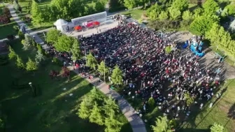 Eskişehirliler, 24 yıl aradan sonra milli futbol takımının dünya kupasındaki zafer coşkusunu sabahın erken saatlerinde yaşadı.