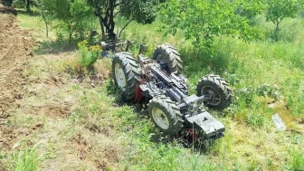 Gördes'te meydana gelen traktör kazasında 1 kişi ağır yaralandı.