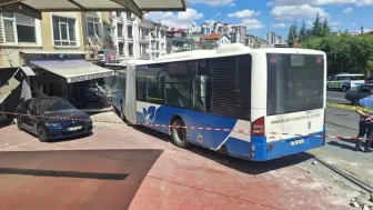 Ankara'da belediye otobüsü iş yerine girdi : 7 kişi yaralandı