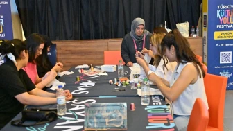 Van Kültür Yolu'nda Geleneksel Sanatlar Yeniden Canlanıyor