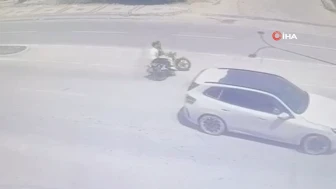 Afyonkarahisar'da direğe çarpan motosiklet sürücüsü hayatını kaybetti
