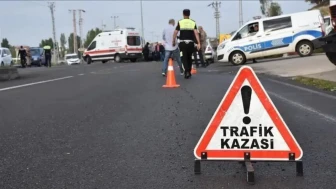 Eskişehir'de meydana gelen zincirleme kazada polis aracına çarpan otomobilde 6 kişi yaralandı