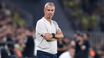 Fenerbahçe'de ayrılacak futbolcular belli oldu: İsmail Kartal'ın kararıyla üç oyuncu takımdan ayrılacak.