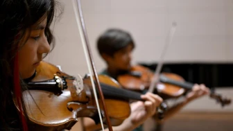 Ankara Devlet Konservatuvarından keman ve viyolonsel çalan çocuklara orkestra eğitimi