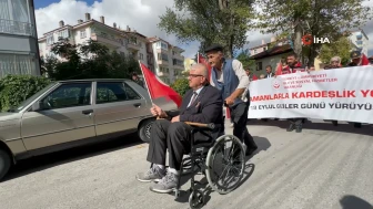 Gaziler Günü kortejine tekerlekli sandalyesiyle katılan gazi herkese örnek oldu
