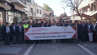 Edirne'de Gaziler Günü yürüyüşü : Türk bayraklarıyla kortej oluşturuldu