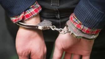 Eskişehir'de dehşet : Husumetlisinin evini bastı, babaannesini vurdu