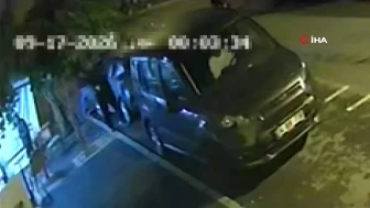 Fatih'te iş yerine silahlı saldırı kamerada: Üç şüpheli yakalandı