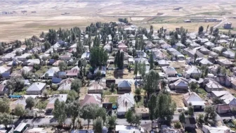 Hakkari'de 220 haneli köyün simetrik düzeni hayran bıraktı