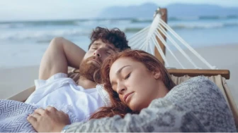 Horlayan partnerle uyumak, hafıza ve odaklanmayı nasıl etkiliyor ?