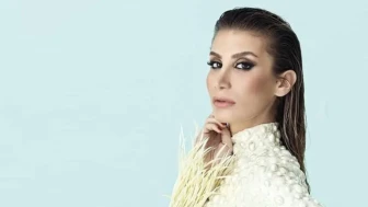 İrem Derici, nişanlısı Melih Kunukçu'nun serbest kalmasını beyaz güvercinle kutladı