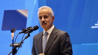 İstanbul Havalimanı 4. pistine kavuştu! Bakan Uraloğlu: Tarihi bir başarıya imza atıyoruz