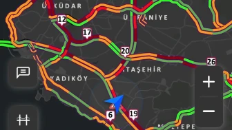 İstanbul’da yağmur trafiği kilitledi
