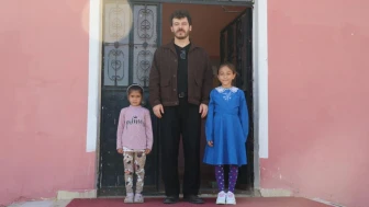 Konya'daki bir ilkokulda ders zili, sadece iki öğrenci ve bir öğretmen için çaldı!