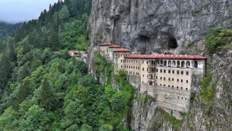 Sümela Manastırı 520 bin ziyaretçiyle yeni bir rekora ulaştı