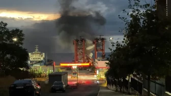 Tekirdağ Ceyport Limanı'nda kamyonet yangını