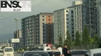 Bursa'da Trafiğin İnsanları Yüreklerini Ağızlara Getirdiği Anlar Kameralara Yansıdı