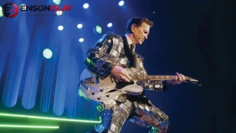 İzmir'den İstanbul'a uzanan rock köprüsü: Chris Isaak turnesini tamamladı