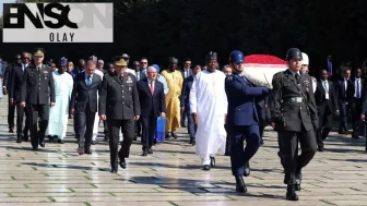 Nijer lideri Ankara'da: Anıtkabir'de saygı duruşu