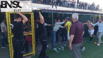 Şampiyonluk kutlaması sırasında yaşanan arbede saha içinde kaosa yol açtı, polis olaya müdahale etti
