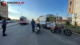 Karaman'da park halindeki minibüse çarpan motosiklet sürücüsü yaralandı