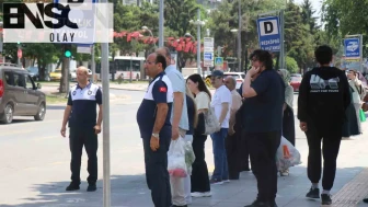 Sakarya’da ulaşım çıkmazı: Esnaf kontak kapattı, duraklar dolup taştı