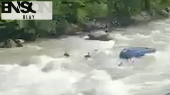 Rize'de AFAD personelinin hayatını kaybettiği kaza anına ait çarpıcı görüntüler yayınlandı.