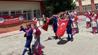 Emet'te sanat ve eğitim buluşması: Kursiyerlerin özgün eserleri sergilendi!