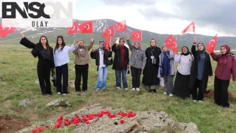Gençler ecdadı anmak için yürüyüş yaptı