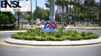 Mersin’de yaz estetiği: Şehir çiçeklerle nefes alıyor