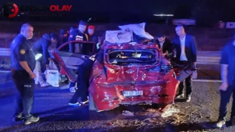 Bolu’da tırın çarptığı otomobil kullanılamaz hale geldi : 3 yaralı