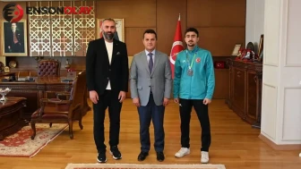 Rektör Ahmet Hamdi Topal, dünya ikincisi olan sporcuyu tebrik etti