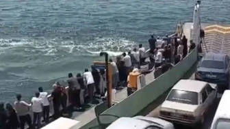 Saniyelerle yarıştı, tereddüt etmeden denize atladı: Feribot seferinde kahramanlık anı