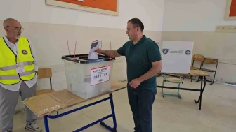Kosova'da siyasi heyecan dorukta: 1,5 yılda üçüncü kez sandık başına!