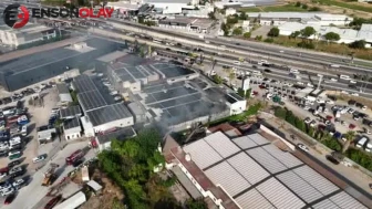 Bahçede çıkan yangın, yedek parça deposuna sıçradı