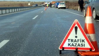 Samsun Bafra'da kaza : Yolcu minibüsü ile otomobil çarpıştı